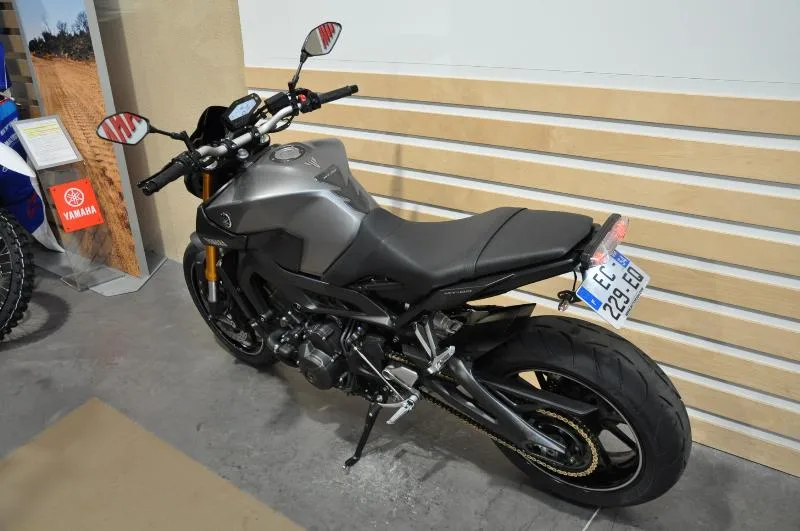 MT09