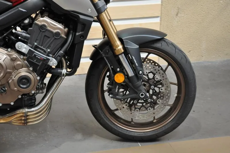 CB 650 R