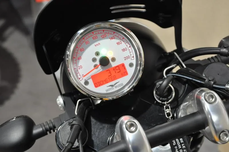 V9 BOBBER