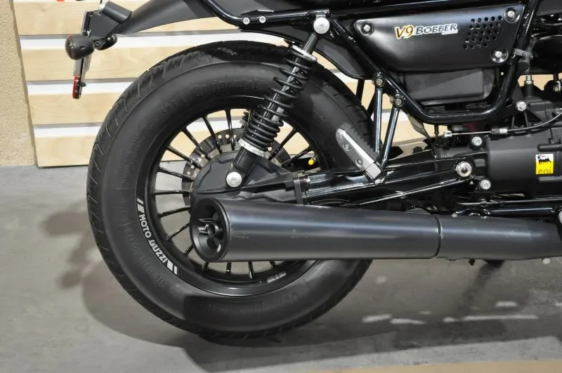 V9 BOBBER