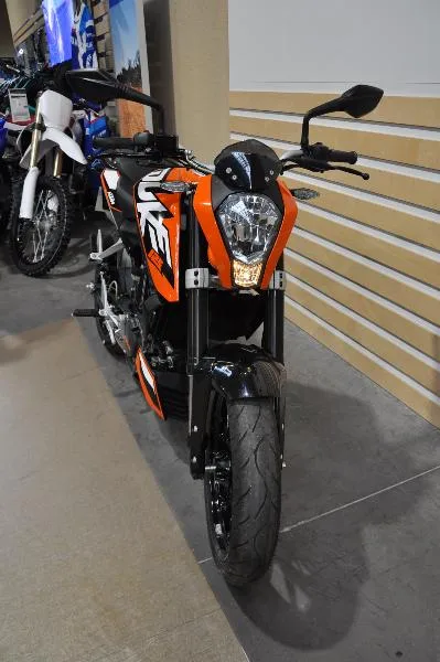 125 DUKE ABS