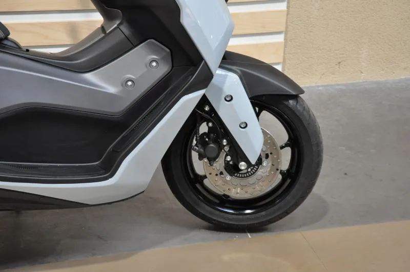 NMAX 125 TECH MAX