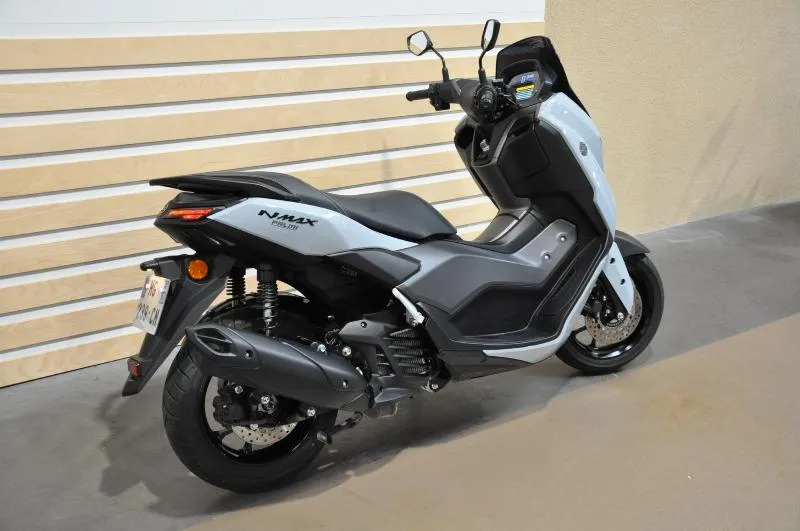 NMAX 125 TECH MAX