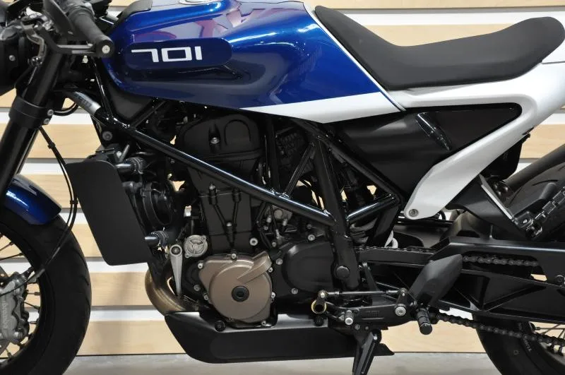 701 VITPILEN A2