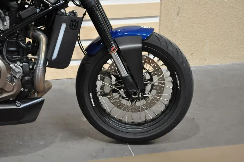 701 VITPILEN A2