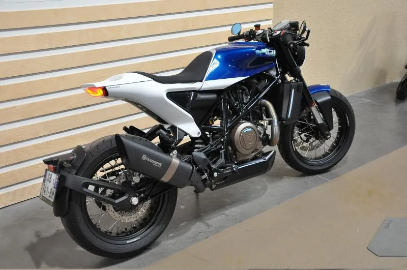 701 VITPILEN A2