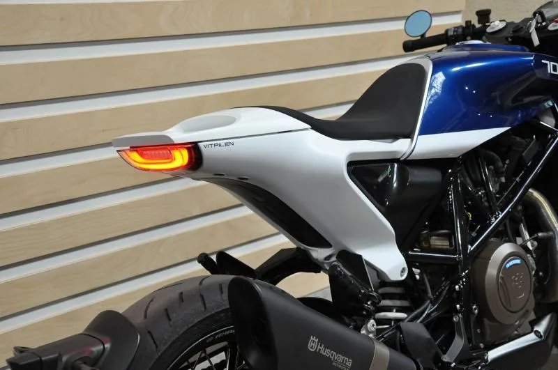 701 VITPILEN A2