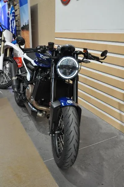701 VITPILEN A2