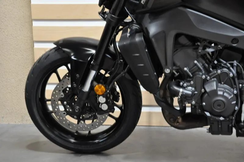 MT09