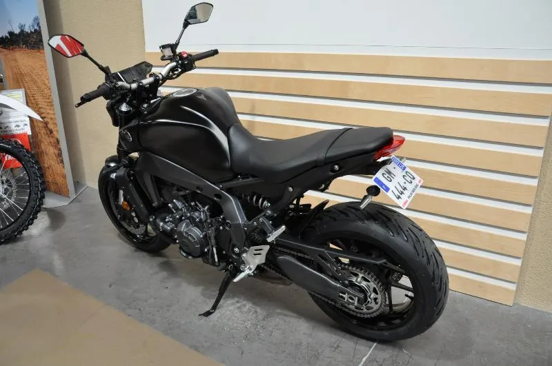 MT09