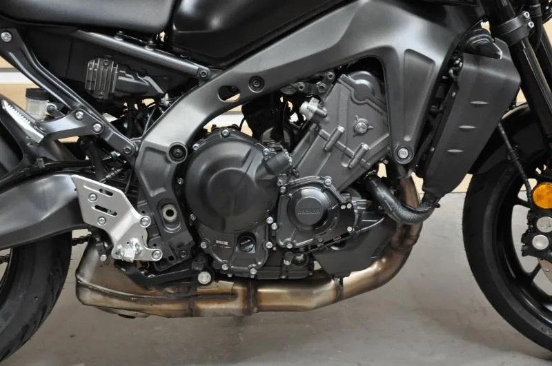 MT09
