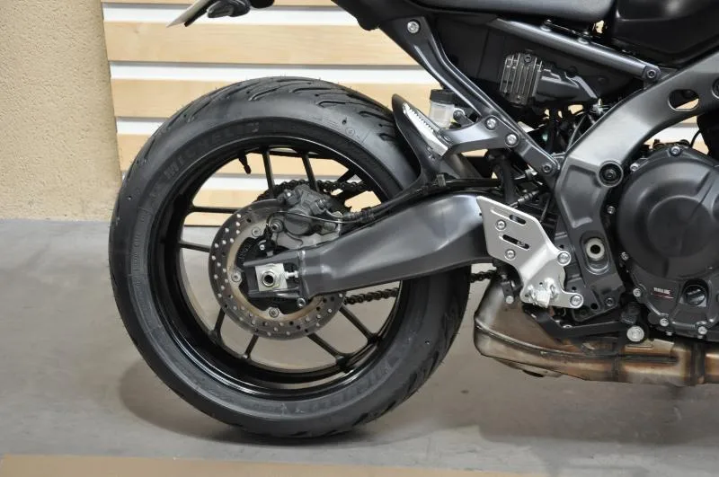 MT09
