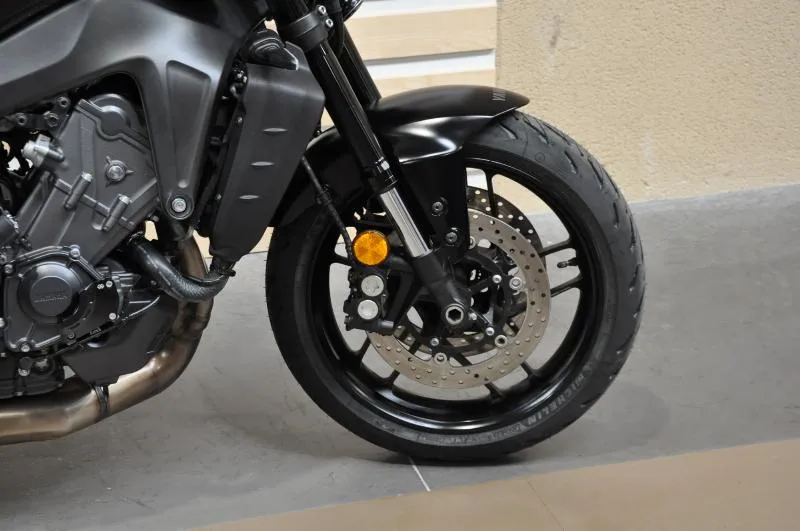 MT09