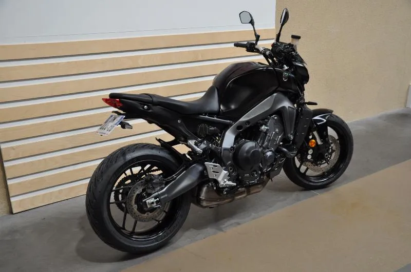 MT09