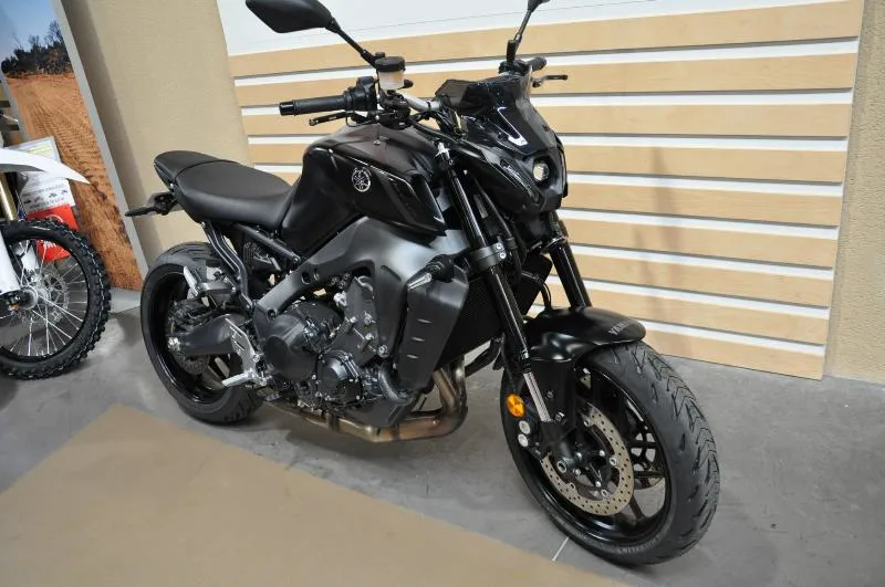 MT09