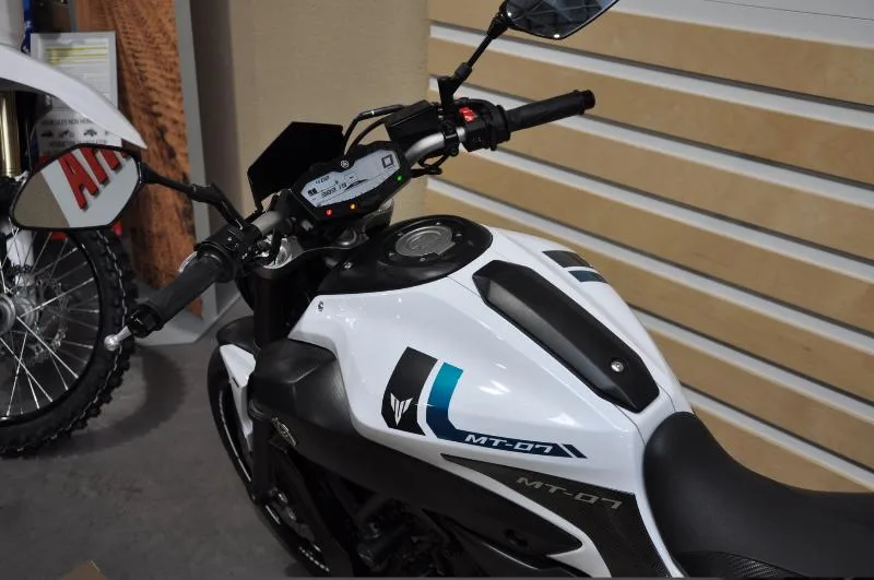 MT07 