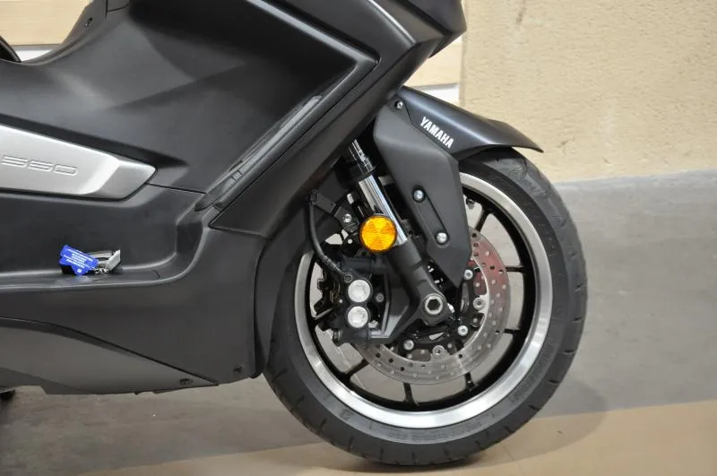 XP TMAX 560