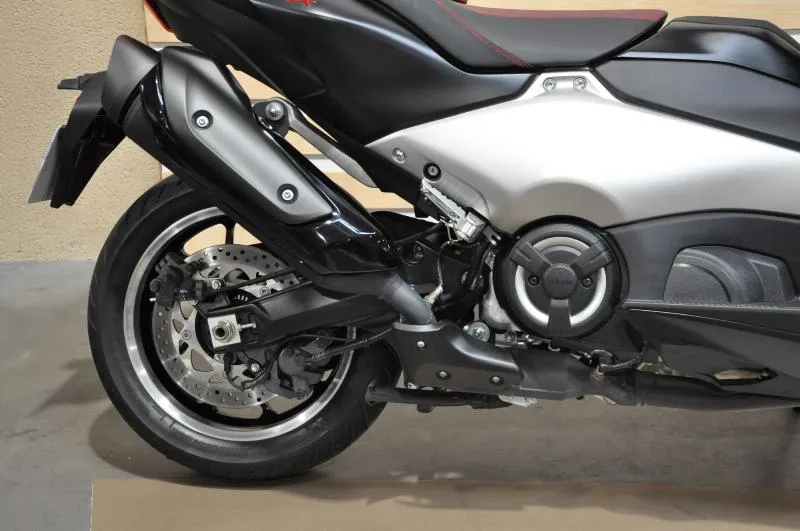 XP TMAX 560