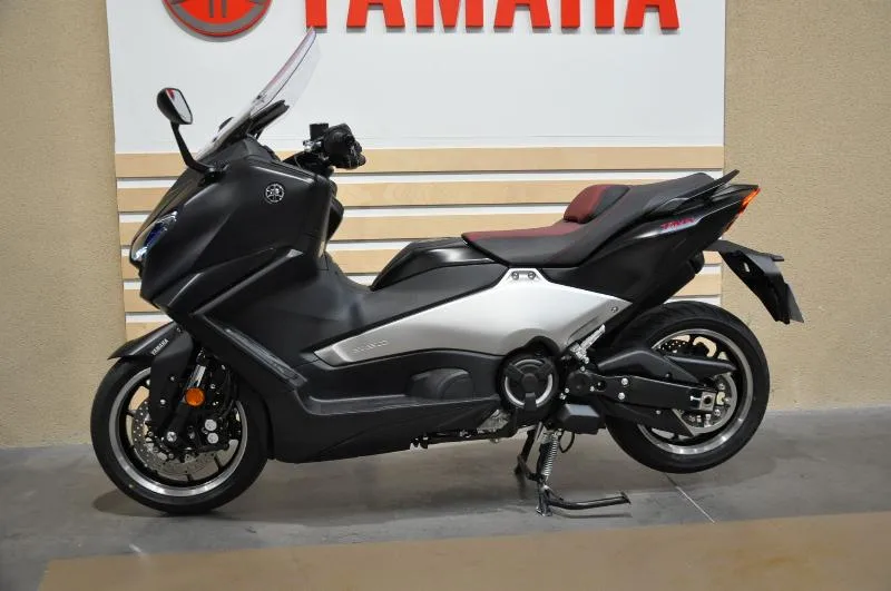 XP TMAX 560