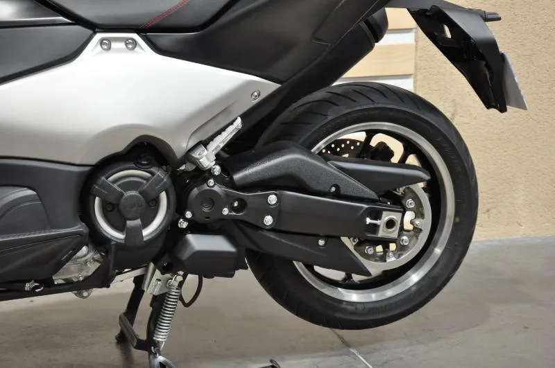 XP TMAX 560