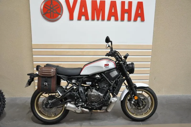 XSR 700 XTRIBUTE