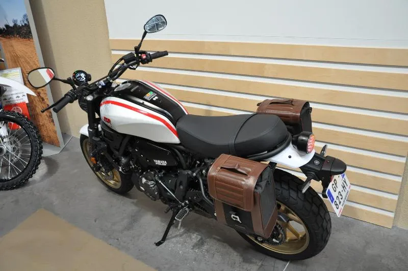 XSR 700 XTRIBUTE