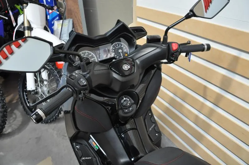 XMAX 125 TECH MAX