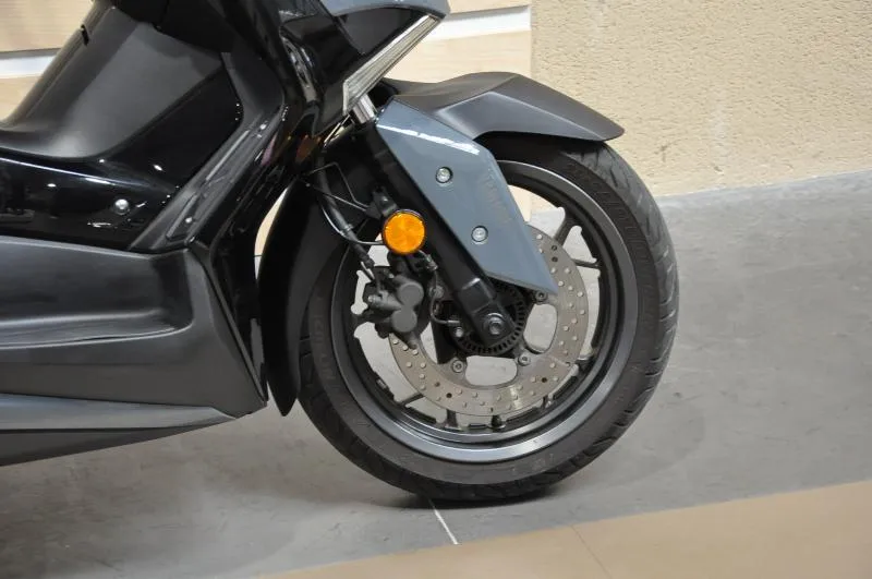 XMAX 125 TECH MAX