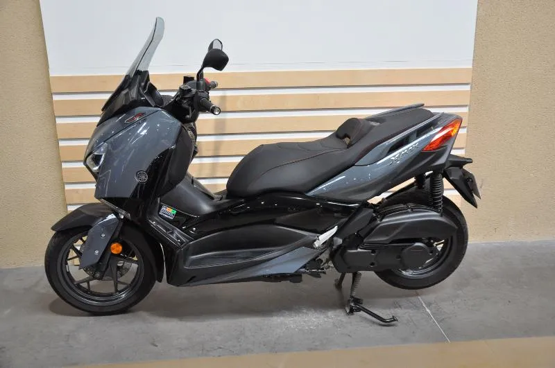 XMAX 125 TECH MAX