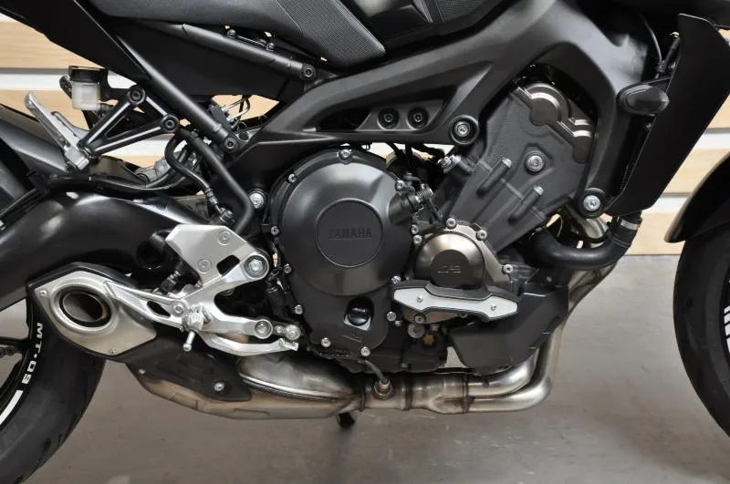 MT09