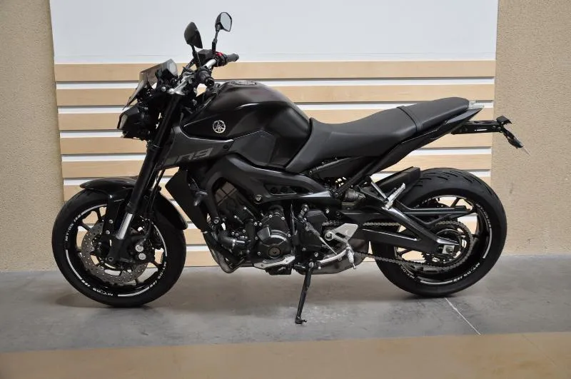 MT09