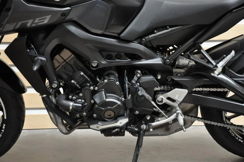 MT09