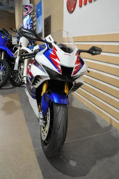 CBR 1000 RRR FIREBLADE 30e Anniversaire
