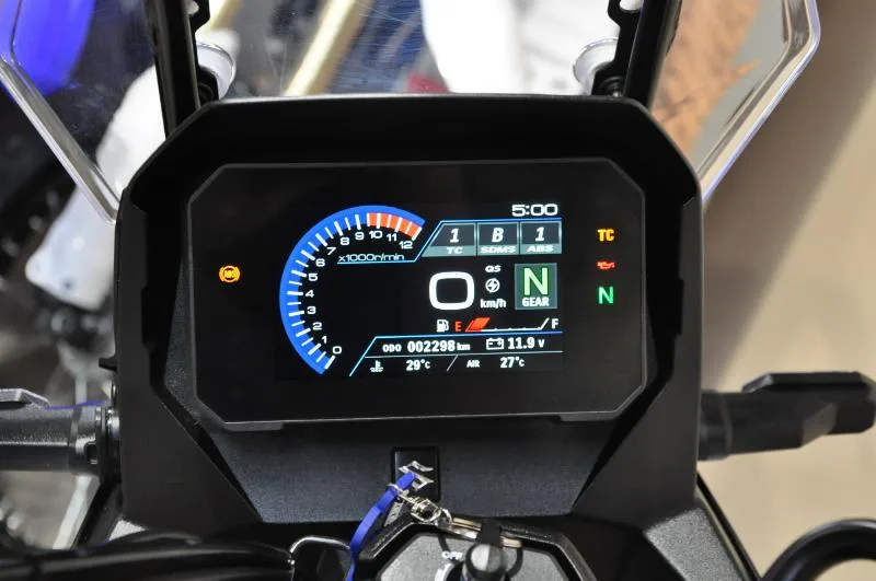 DL VSTROM 800DE
