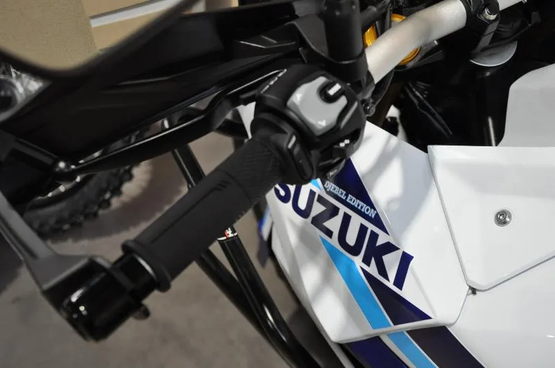 DL VSTROM 800DE