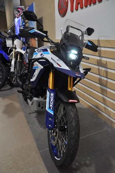 DL VSTROM 800DE