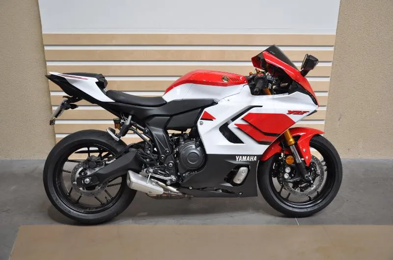 YZFR7 WORLD GP 60TH ANNIVERSARY