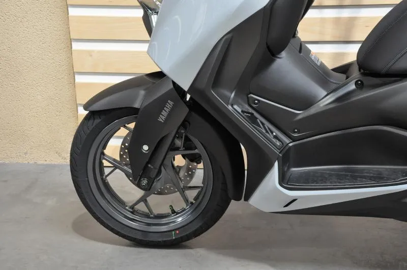 XMAX 300 Tech Max