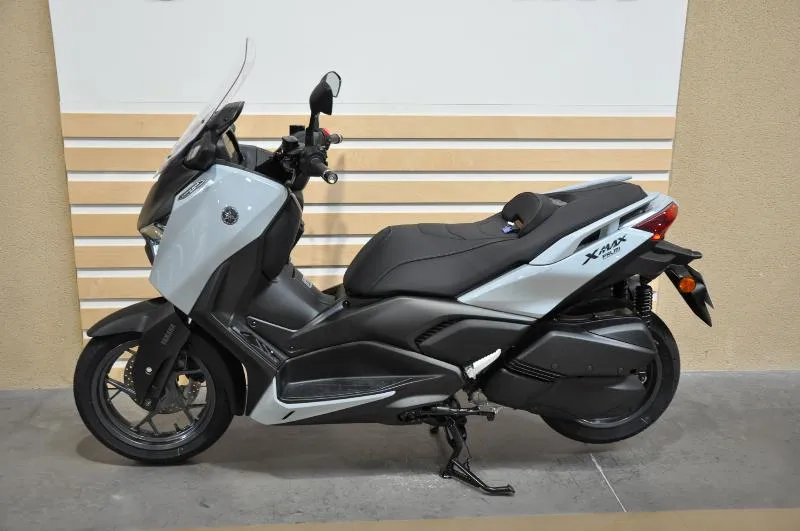 XMAX 300 Tech Max