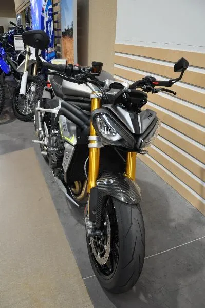 SPEED TRIPLE 1200 RS