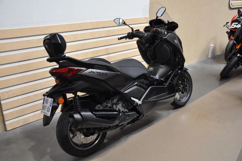 XMAX 300 TECH MAX 