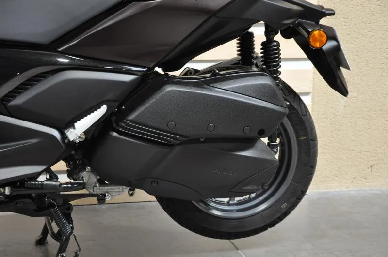 XMAX 300 TECH MAX 