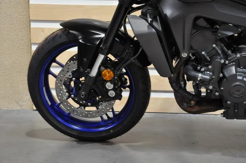 MT09