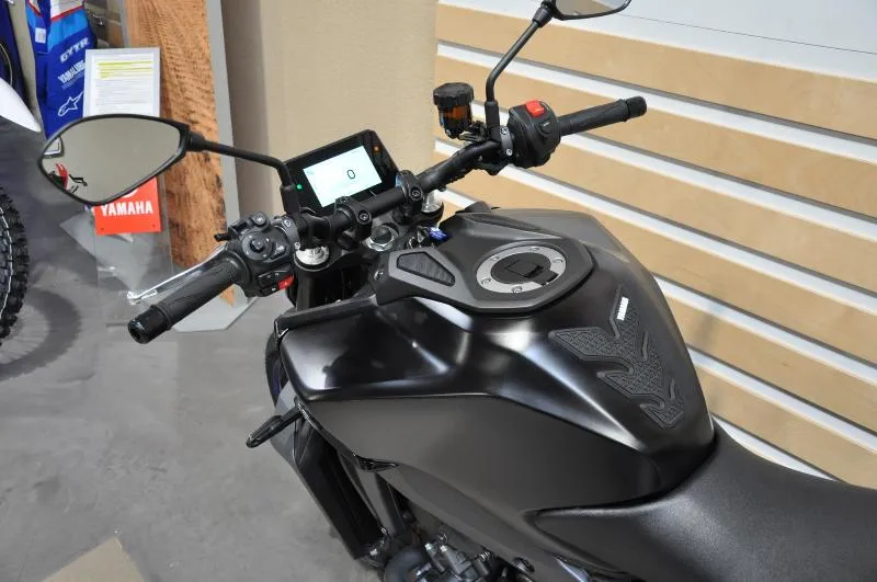 MT09