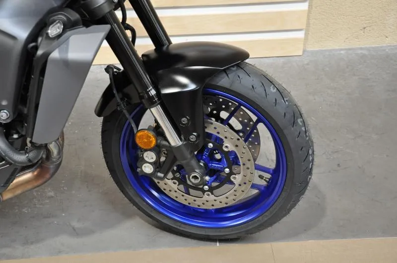 MT09
