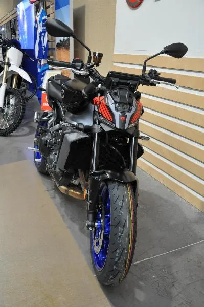 MT09