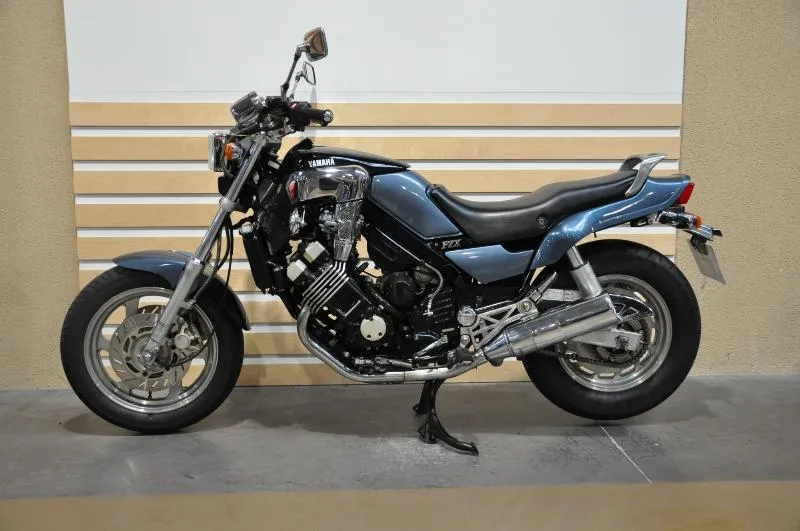FZX 750 "Petite V max"