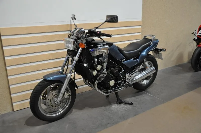 FZX 750 "Petite V max"