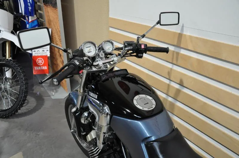 FZX 750 "Petite V max"