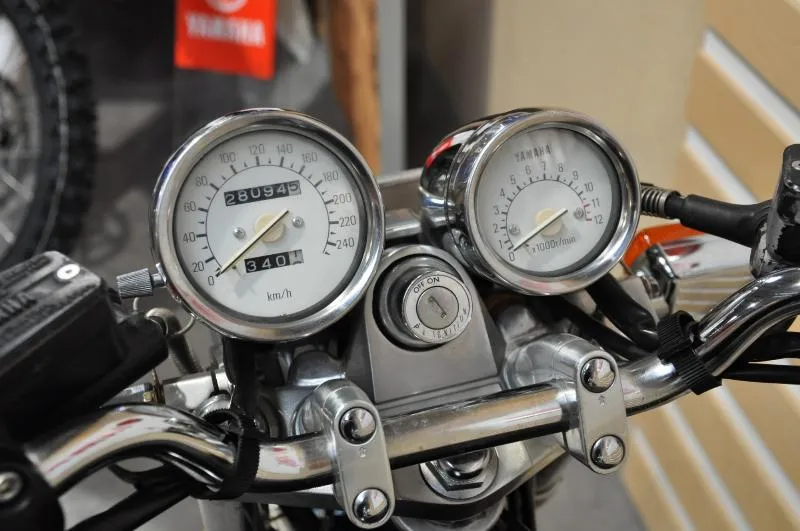 FZX 750 "Petite V max"